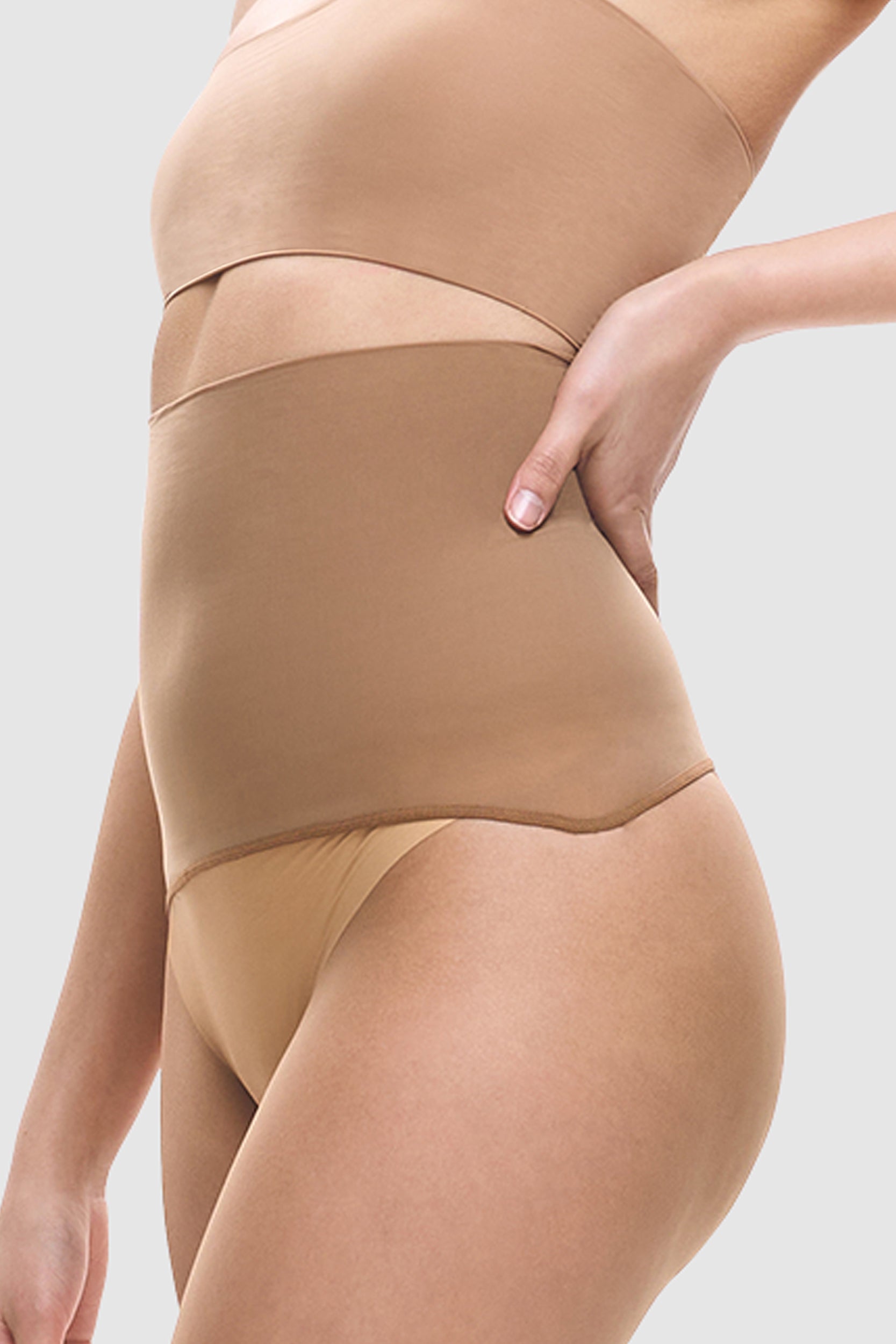 Gossamer-light 8-denier sheer tights with reinforced panty.