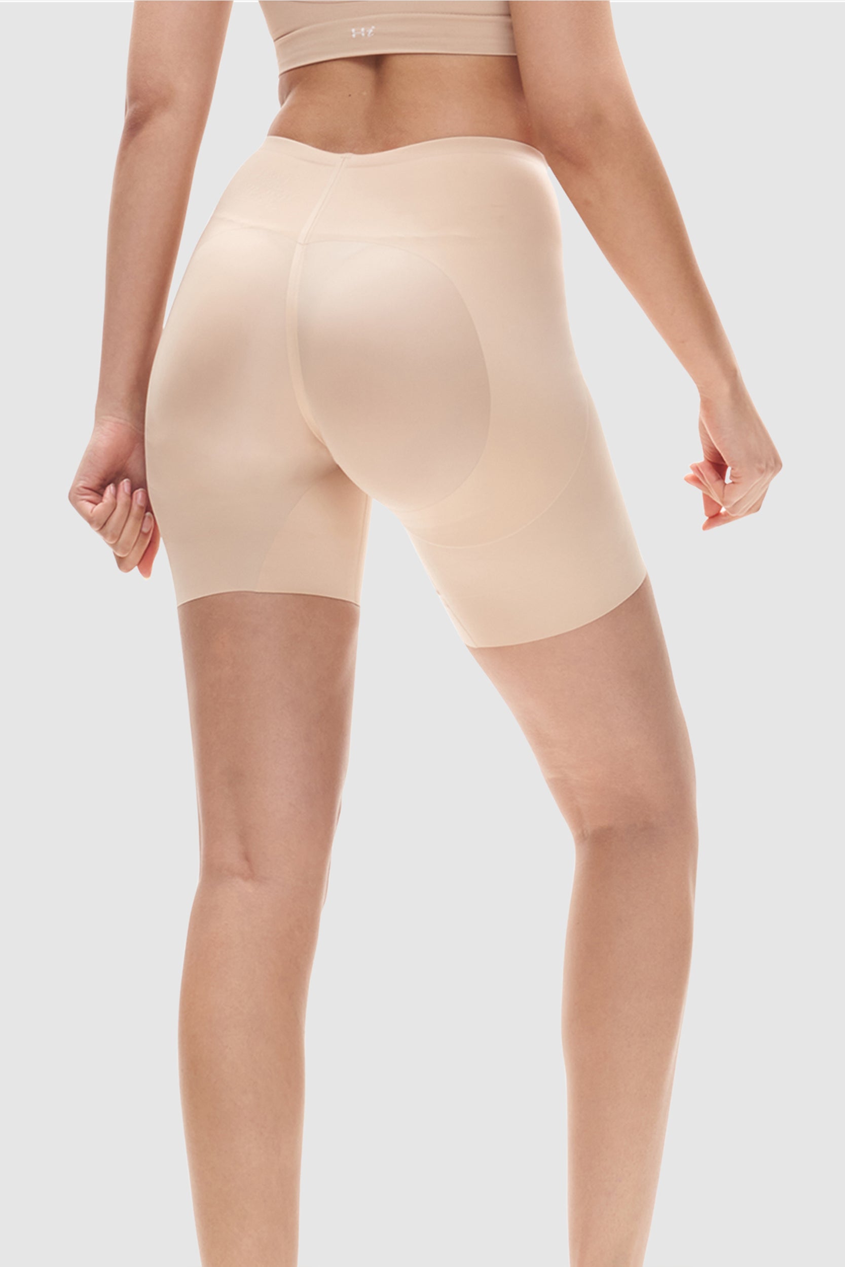 Almond Sculpt Perforated Highlight Short