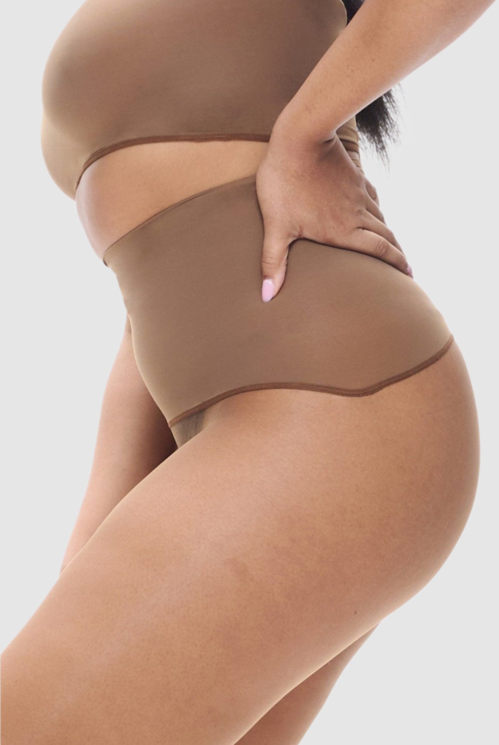 Gossamer-light 8-denier sheer tights with reinforced panty.