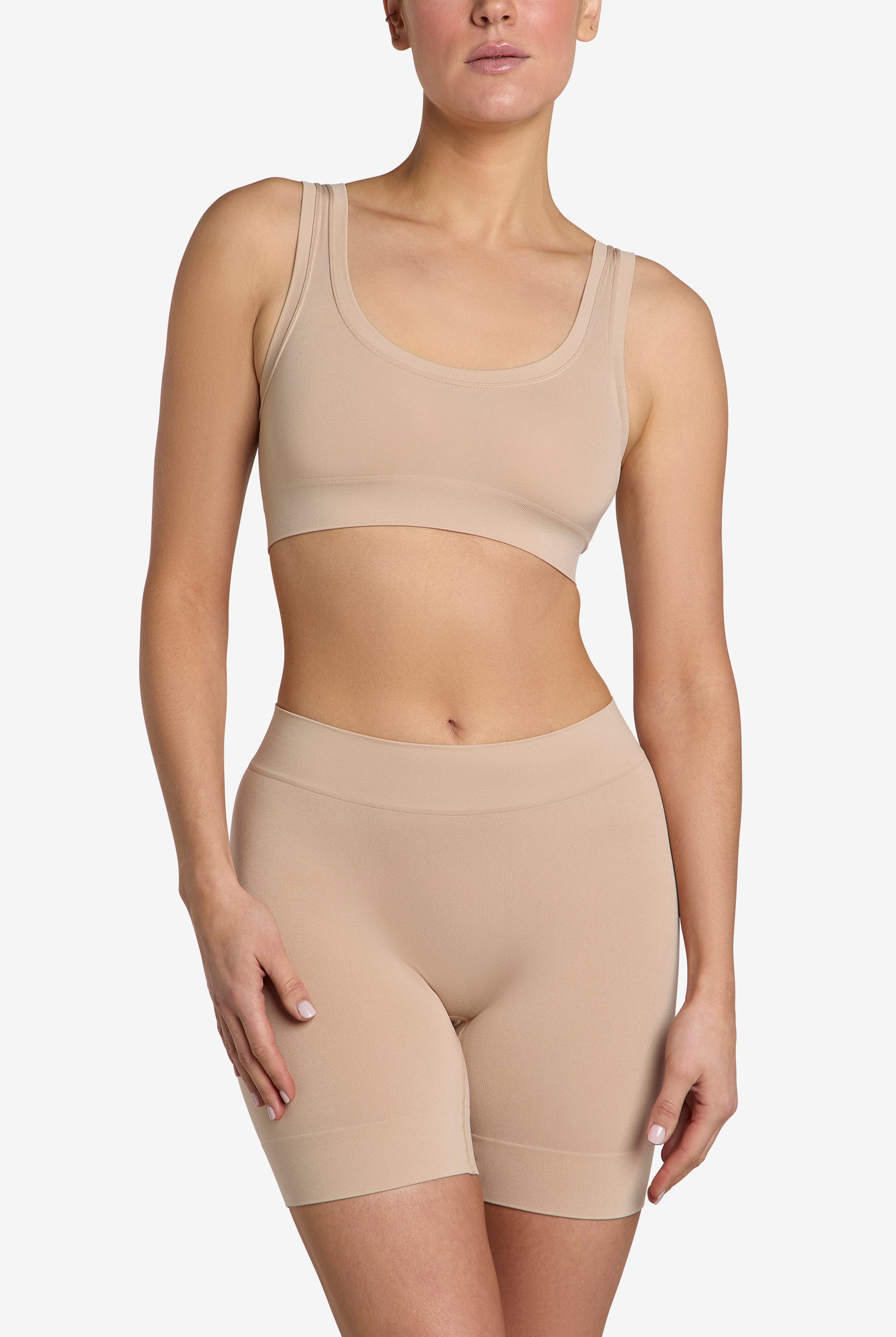 Almond Shorty base-layer with deep cuff and waistband