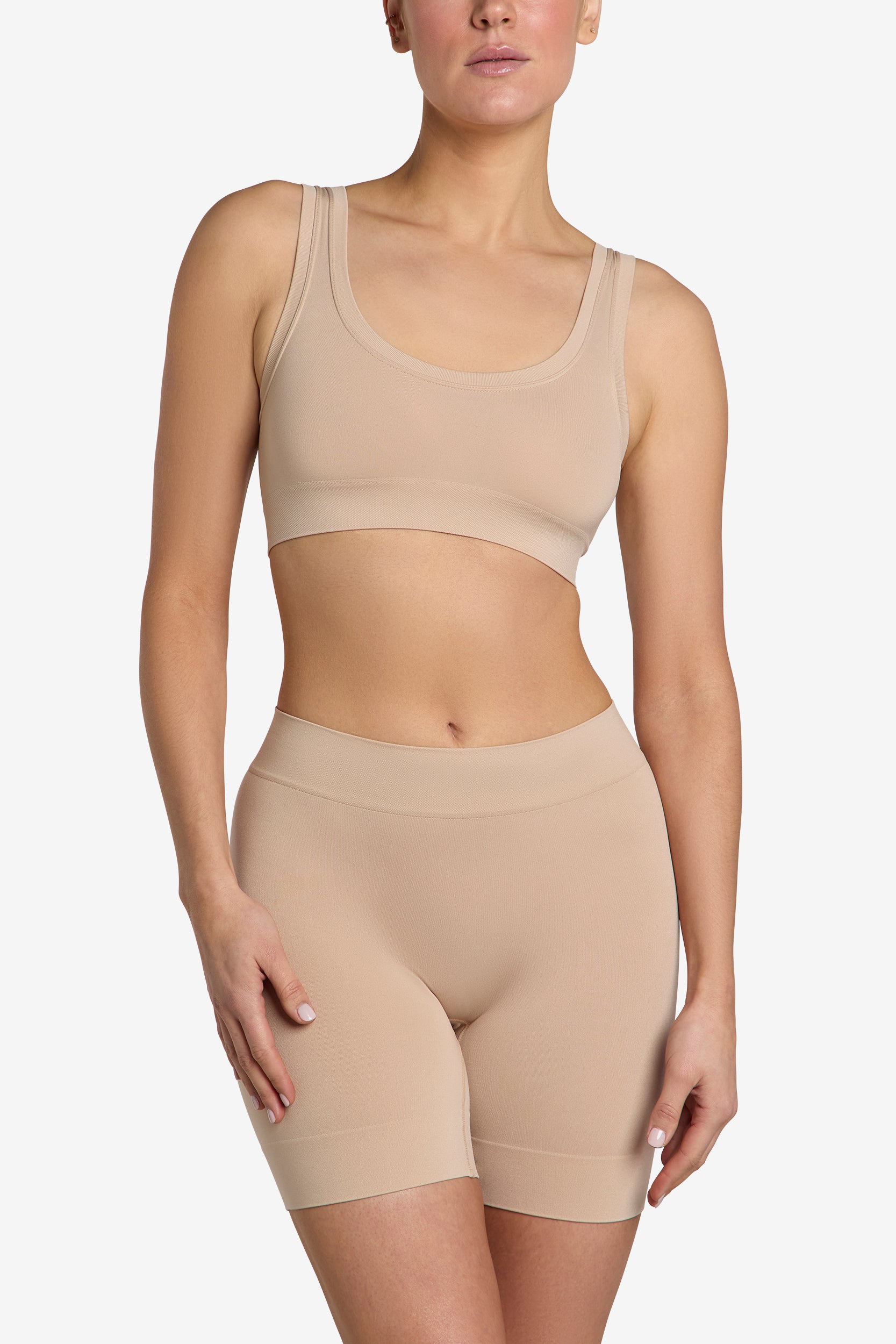Almond Shorty base-layer with deep cuff and waistband