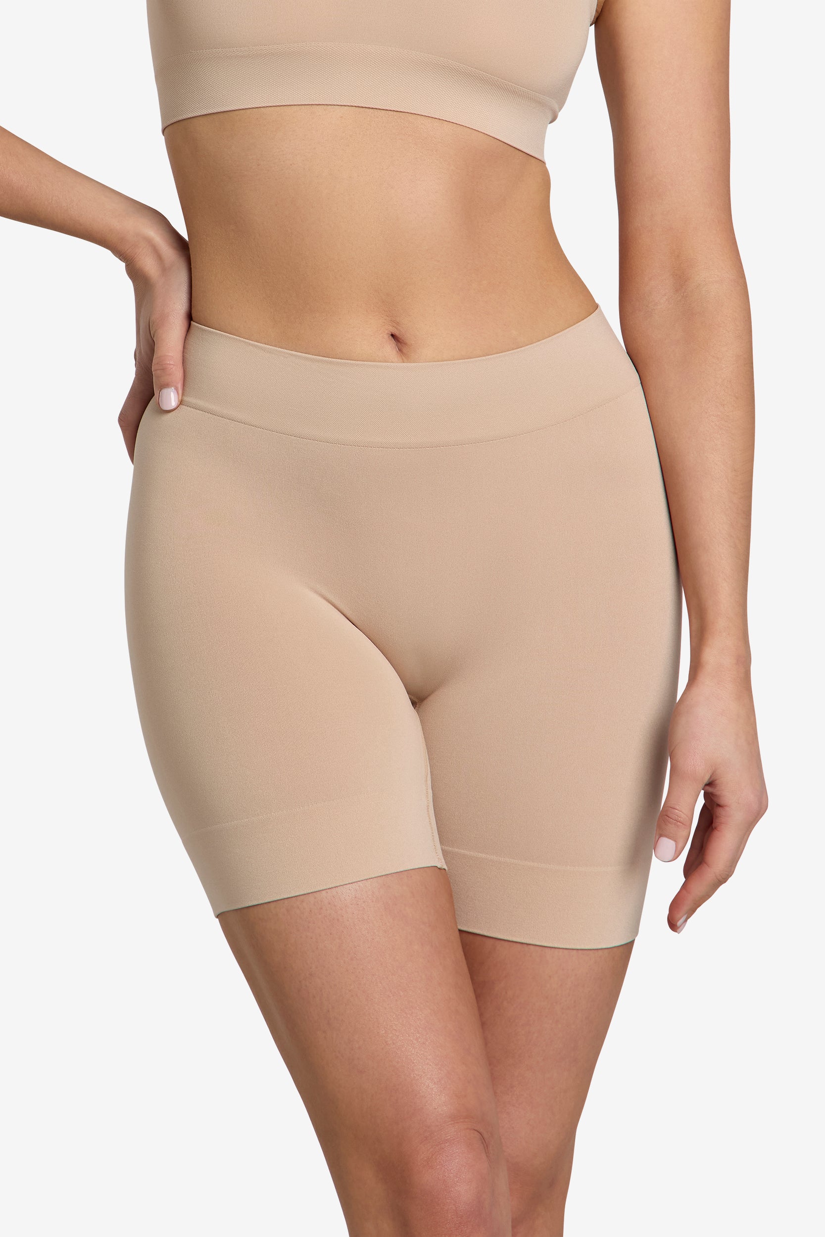 Almond Shorty base-layer with deep cuff and waistband