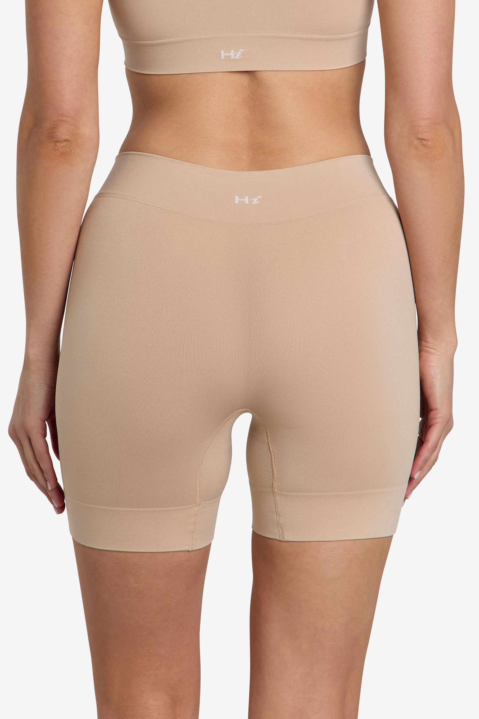 Almond Shorty base-layer with deep cuff and waistband