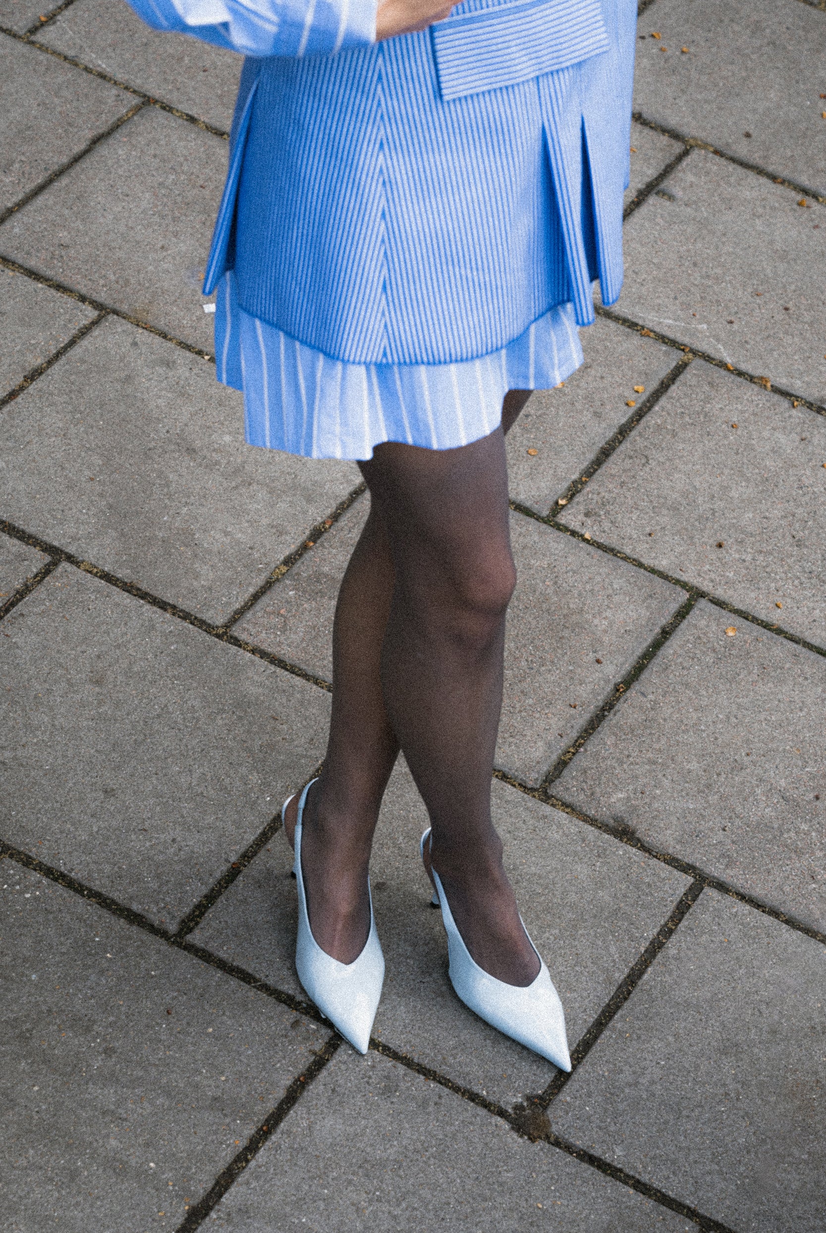 Ladder-resistant sheer tights, transparent finish.